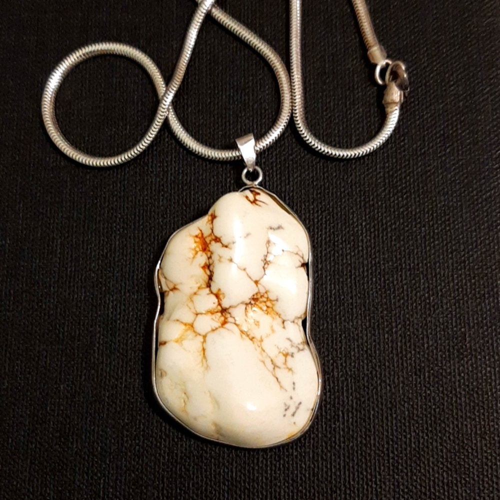 Necklace with natural stone pendant